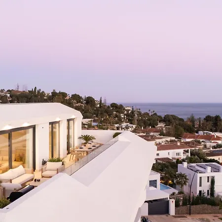 아파트 Panorama Luxury Penthouse In Higueron 푸엔히롤라